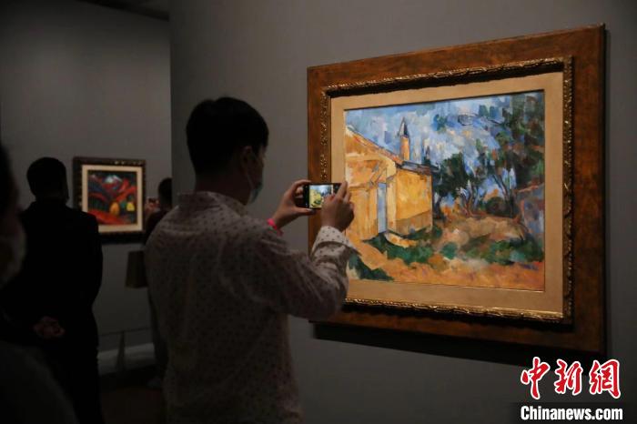 “現(xiàn)代藝術(shù)100年——意大利國(guó)家現(xiàn)當(dāng)代美術(shù)館珍藏”藝術(shù)大展?！埡鄠?攝