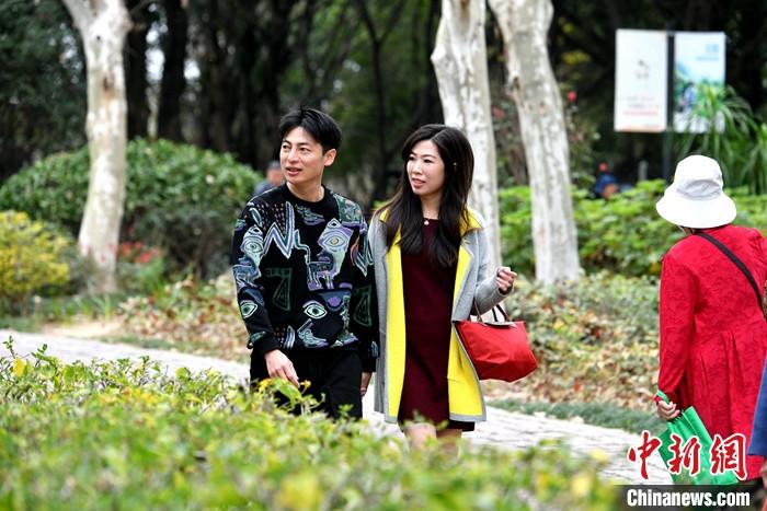 圖為3月15日，張家豪(左)與林佳臻在福建福州金山公園游玩。 <a target='_blank' href='/'><p  align=