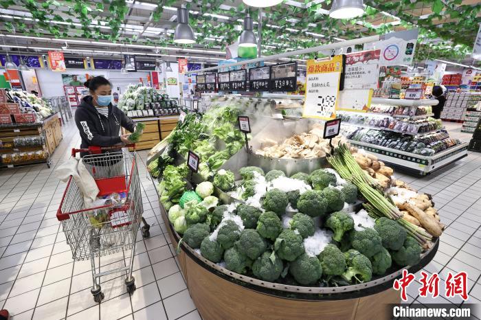 30年間，購物方式從“手推車”到“一鍵購”，美特好見證著山西超市經(jīng)濟的變遷?！堅?攝