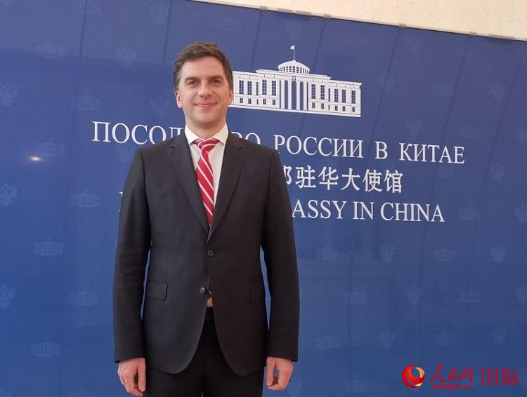 西伯利亞煤炭能源股份公司總經(jīng)理巴索夫在北京接受媒體采訪。人民網(wǎng)記者 楊倩攝