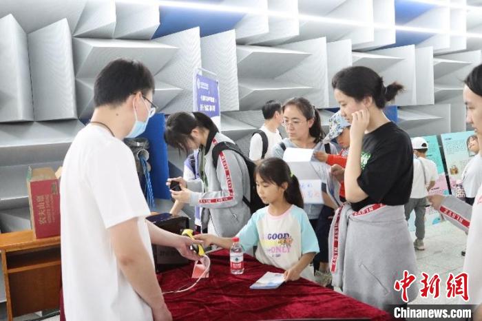 中科院聲學(xué)所公眾科學(xué)日活動現(xiàn)場。　中科院聲學(xué)所 供圖