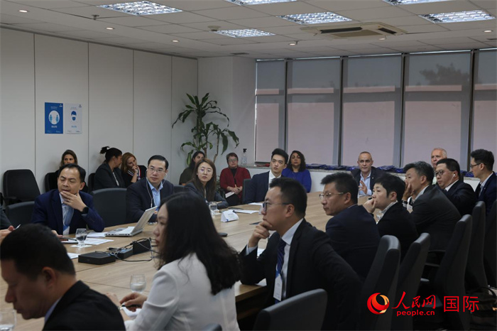 與會(huì)代表參與座談交流。人民網(wǎng)記者 時(shí)元皓攝