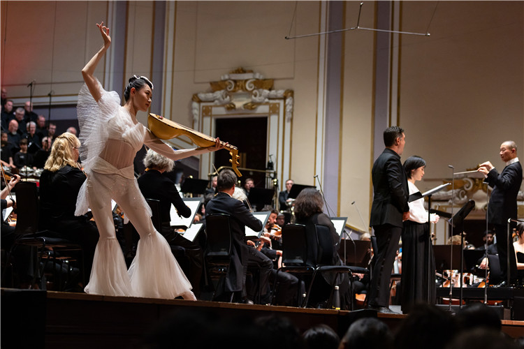 圖8月5日，2023愛丁堡國際藝術(shù)節(jié)開幕式音樂會《慈悲頌》的演出現(xiàn)場。藝術(shù)節(jié)組委會供圖