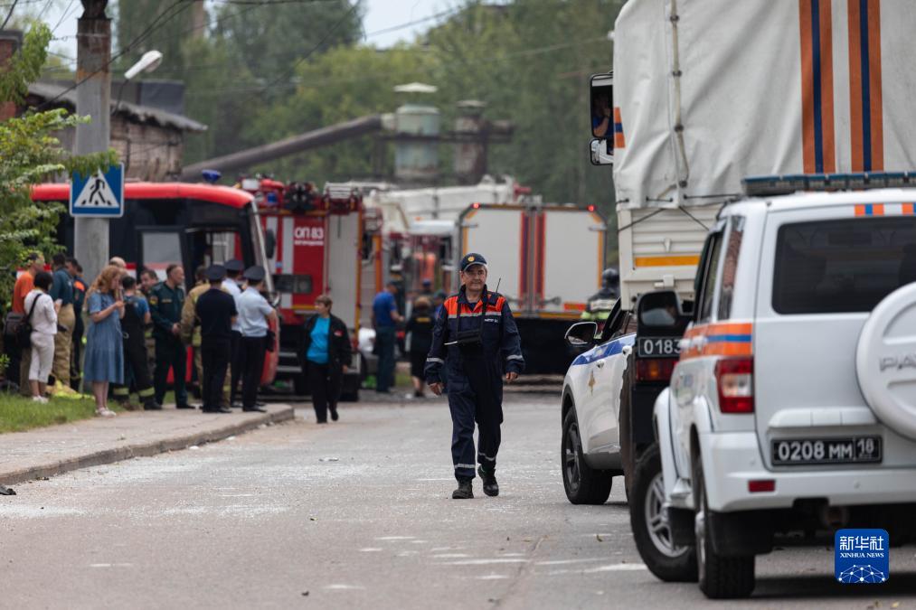 8月9日，在俄羅斯莫斯科州，救援人員在現(xiàn)場(chǎng)工作。