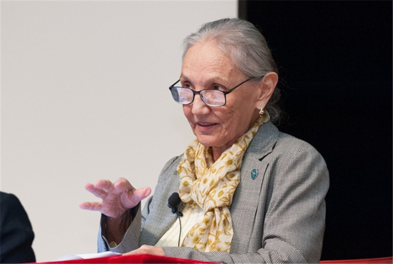 哈薩克斯坦?jié)h學(xué)家哈菲佐娃。資料圖