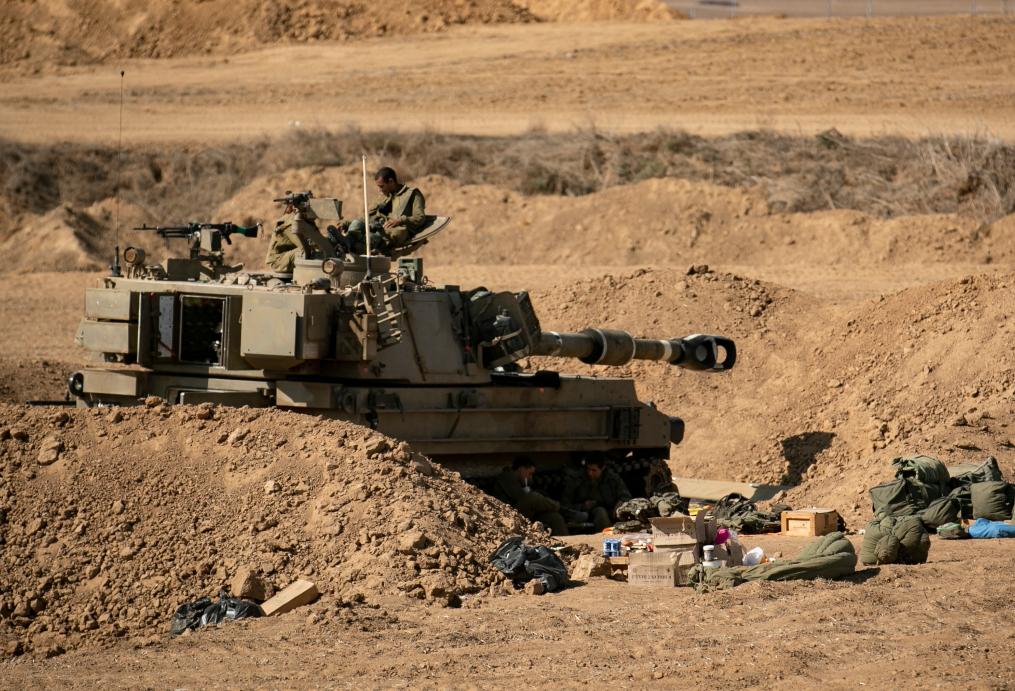 這是10月15日在加沙邊境拍攝的以軍陣地。新華社記者 陳君清 攝