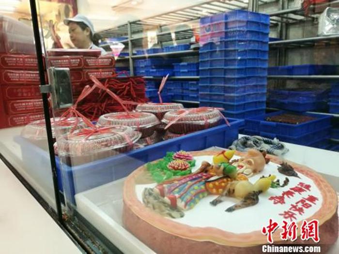 資料圖：等待銷售的重陽糕?！＄娚?攝