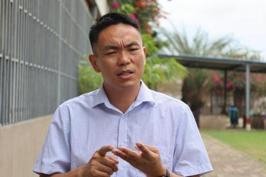   2023年10月24日，在加納特馬市，胡振興接受新華社采訪。（新華社發(fā)/賽特?cái)z）