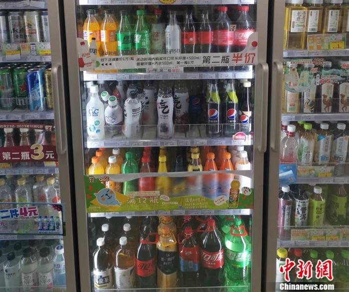 某便利店，最便宜的瓶裝飲料也在4元以上。<a target='_blank' href='/' ><p  align=
