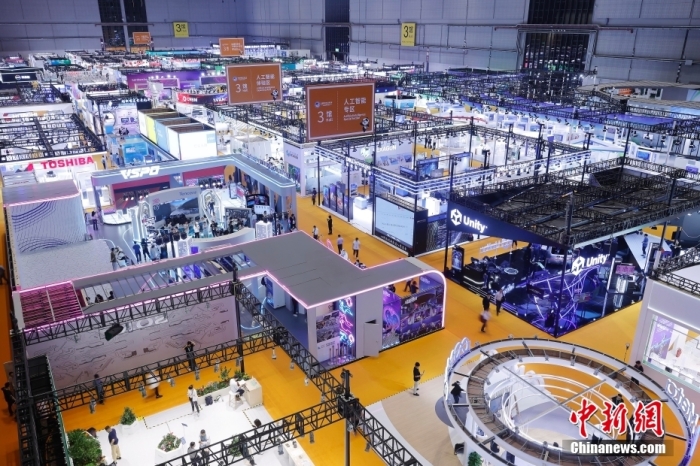 11月5日，第六屆中國(guó)國(guó)際進(jìn)口博覽會(huì)在國(guó)家會(huì)展中心(上海)開(kāi)幕。<a target='_blank' href='/' _fcksavedurl='/'><p  align=