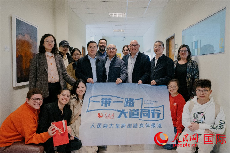 人民網(wǎng)“一帶一路 大道同行”大型跨國(guó)融媒體報(bào)道組走進(jìn)烏拉圭。人民網(wǎng)記者 張若涵攝