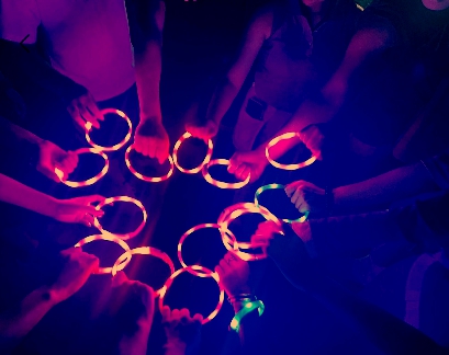 圖為玩家佩戴的手環(huán)。受訪者供圖