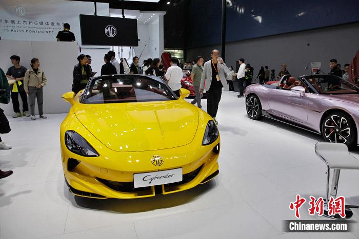 中國(guó)品牌新能源跑車。中新財(cái)經(jīng)記者 葛成 攝