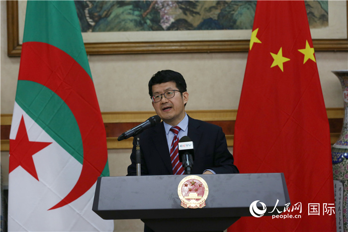 李健在招待會(huì)上致辭。人民網(wǎng)記者 郝瑞敏攝