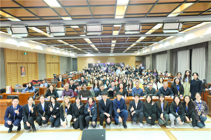 第八屆全國高校西班牙語配音大賽決賽現(xiàn)場(chǎng)合影。主辦方供圖