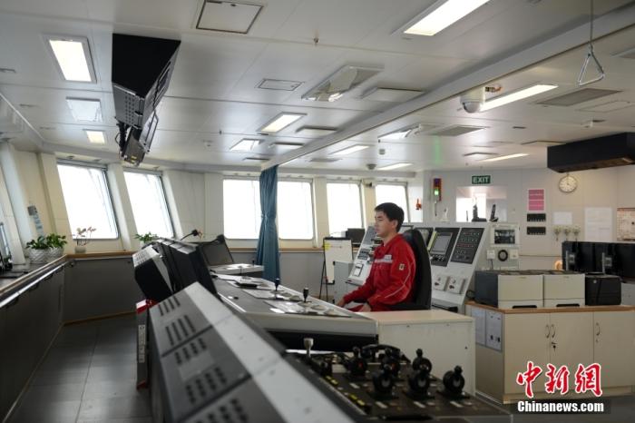 海上鉆井平臺(tái)中控室。<a target='_blank' href='/' _fcksavedurl='/' ><p  align=