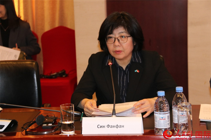 中國駐哈薩克斯坦大使館公使銜參贊邢芳芳致辭。人民網(wǎng)記者 李強攝