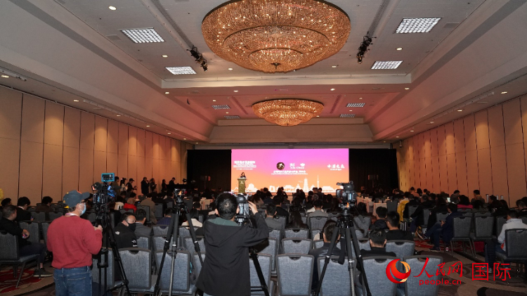 “中國(guó)之夜暨消費(fèi)電子發(fā)展論壇”現(xiàn)場(chǎng)。人民網(wǎng)記者 鄧圩攝