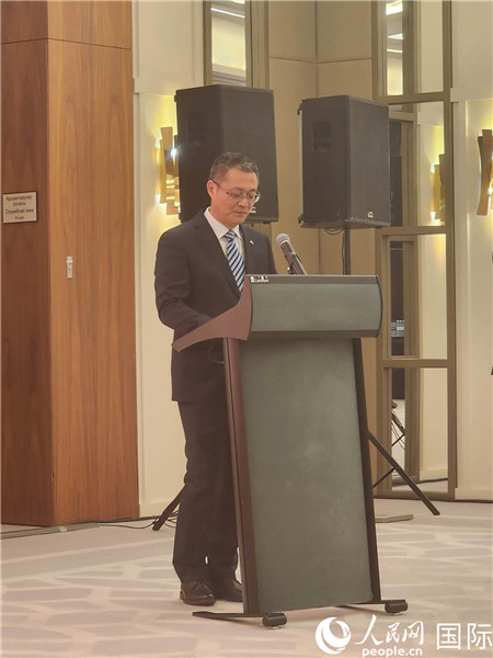 中國駐哈大使館公使銜參贊蘇予致辭。人民網(wǎng)記者 李強攝