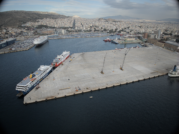 赫拉克萊烏斯?jié)L裝碼頭全景。比雷埃夫斯港港務(wù)局供圖