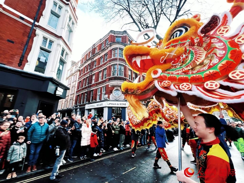 倫敦新春慶典現(xiàn)場。人民網(wǎng) 郭錦標、楊浩鵬攝