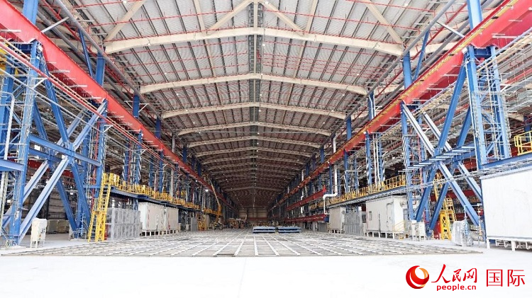 已移交業(yè)主的C201船體車間。人民網(wǎng)記者管克江攝