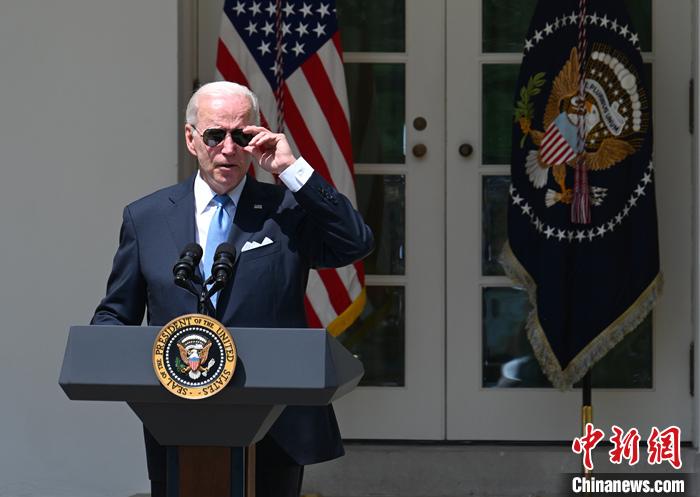 當(dāng)?shù)貢r(shí)間7月30日上午，美國(guó)總統(tǒng)拜登新冠檢測(cè)再次呈陽性。他此次沒有癥狀，但將采取隔離措施。資料圖為拜登7月27日解除隔離后在白宮發(fā)表講話。 <a target='_blank' href='/'><p  align=
