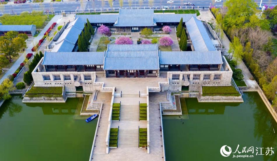 周恩來紀念館內(nèi)海棠盛開。紀星名攝