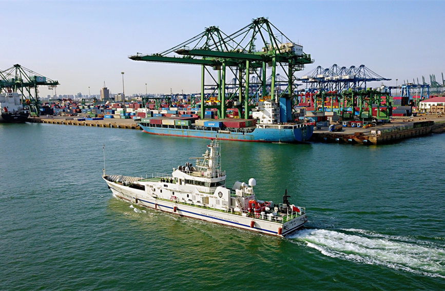 11家涉海部門聯合開展海上巡航。天津邊檢總站供圖