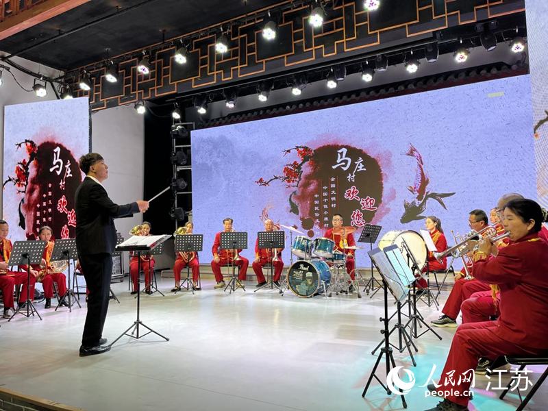 馬莊農(nóng)民樂團在排練節(jié)目。人民網(wǎng) 李子佩攝