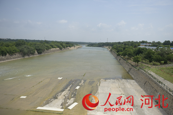 黃壁莊水庫正在按計(jì)劃預(yù)泄庫容。人民網(wǎng)祝龍超攝