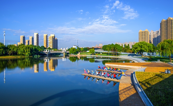 漫步街頭，科產(chǎn)城人融合的理念貫穿始終。無錫高新區(qū)管委會供圖