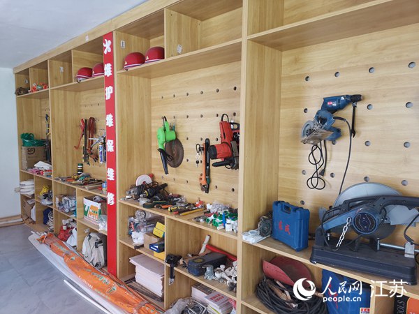 “荷樂益家”器材保管室。人民網(wǎng) 張瀚天攝