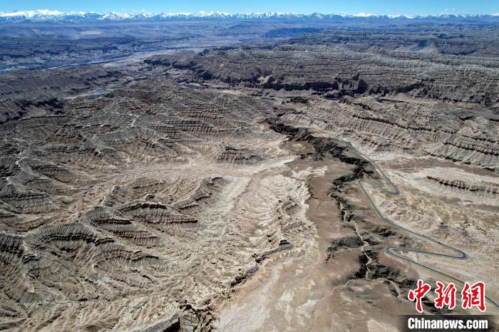 4月5日，西藏阿里札達(dá)土林。(無人機(jī)照片) 李林 攝
