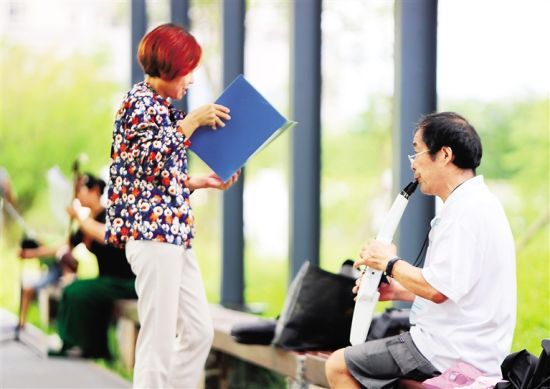 美舍河鳳翔濕地公園成為市民休閑的好去處。 南國都市報記者 汪承賢 攝