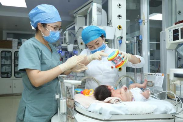 走近“天使”的真實生活：是護士，也是“戰(zhàn)士”