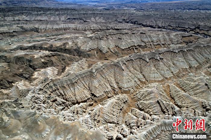4月5日，西藏阿里札達(dá)土林。(無人機(jī)照片) 李林 攝