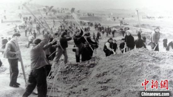 圖為開山治水。(資料圖) 青海省水利廳 供圖