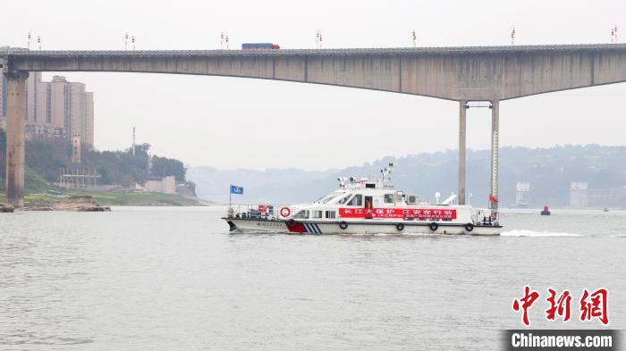 聯(lián)合巡江守護(hù)活動(dòng)現(xiàn)場(chǎng)?！〗部h融媒體中心 攝