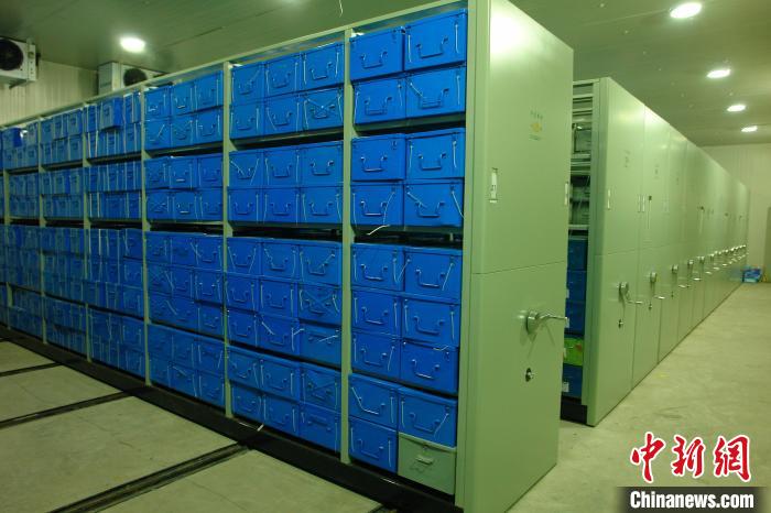 圖為國(guó)家農(nóng)作物種質(zhì)資源復(fù)份庫(kù)(西寧)?!∏嗪J∞r(nóng)業(yè)農(nóng)村廳供圖