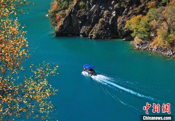 松坪溝風(fēng)光。　何清海 攝