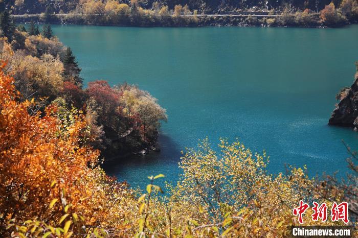 松坪溝風(fēng)光。　劉通 攝