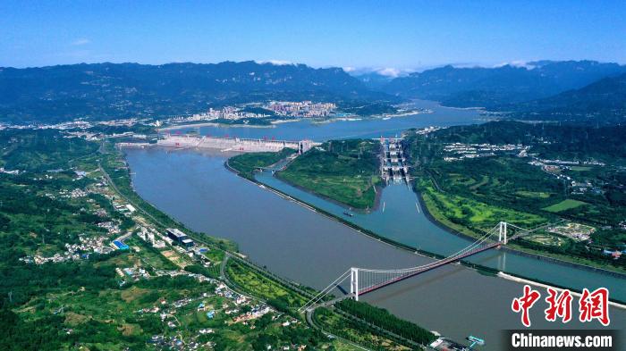 2022年夏季三峽工程為中下游補(bǔ)水。(資料圖) 湯偉 攝