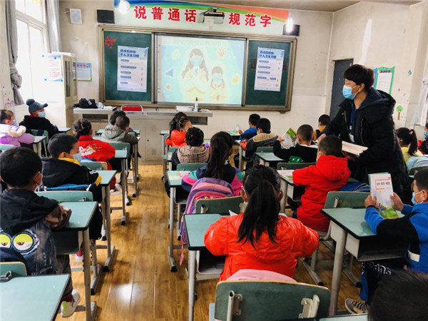 圖片默認(rèn)標(biāo)題_fororder_4、恢復(fù)上課的學(xué)生們-攝影-左斌