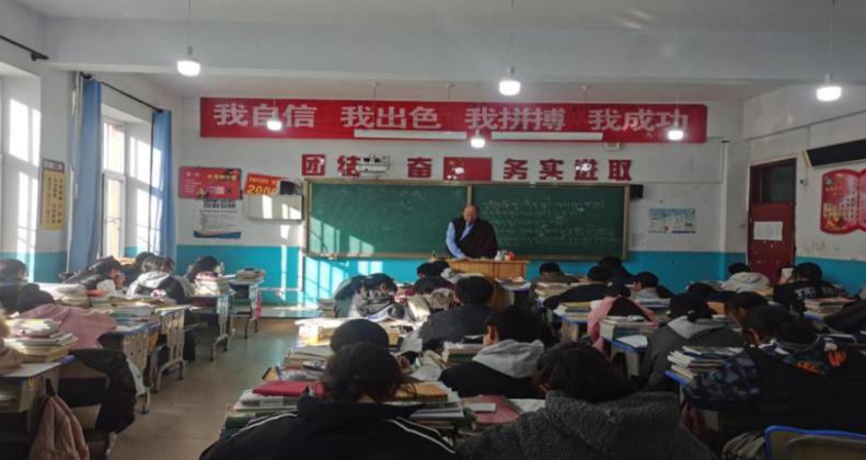 青?，斍撸寒惖剞k班讓孩子享受優(yōu)質(zhì)教育