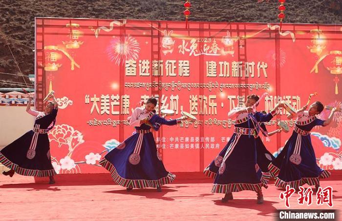 舞蹈《吉祥熱巴》?！∶⒖悼h委宣傳部供圖