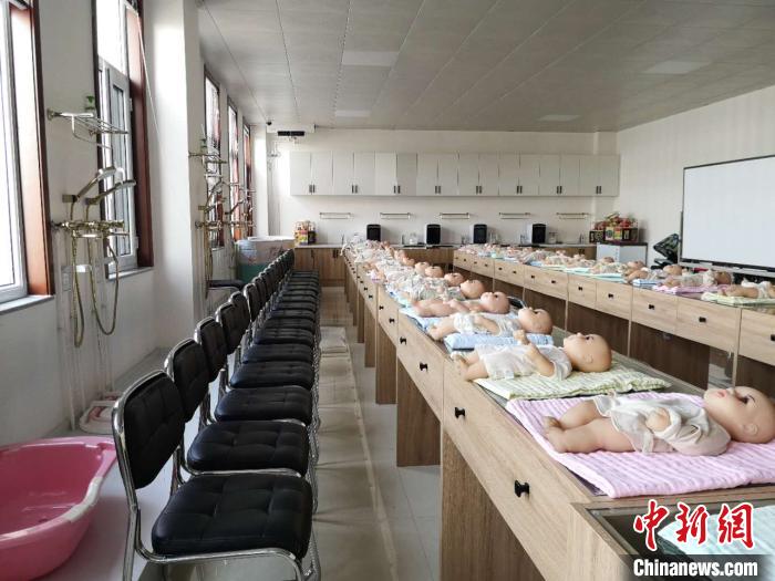 由人社部重點幫扶打造的“天鎮(zhèn)保姆”，已成為全國知名的勞務(wù)輸出品牌?！》尔惙?攝