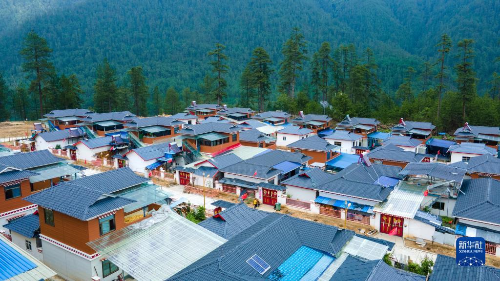西藏林芝：易地搬遷，迎來(lái)幸福新生活