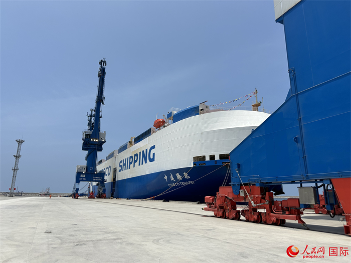 當(dāng)?shù)貢r間11月15日，?？吭阱X凱港的船只。人民網(wǎng)記者 周雨攝