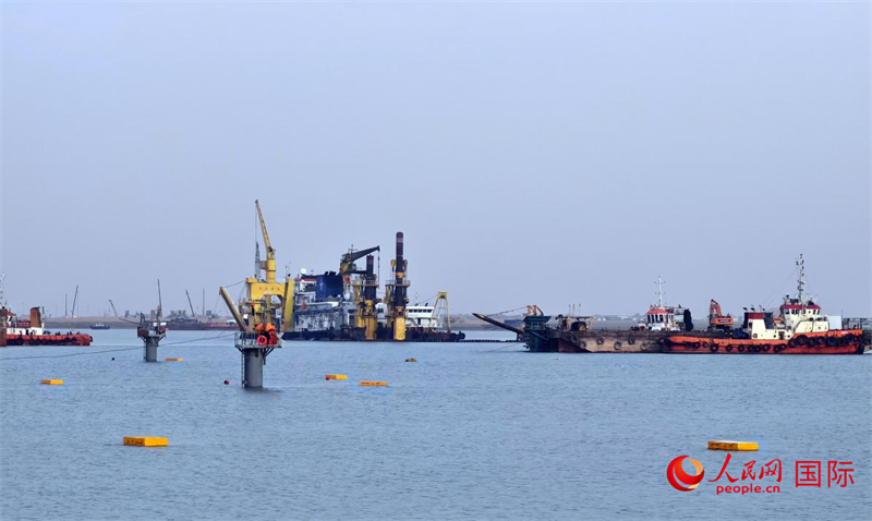 祖拜爾海底隧道施工場景。人民網(wǎng)記者管克江攝